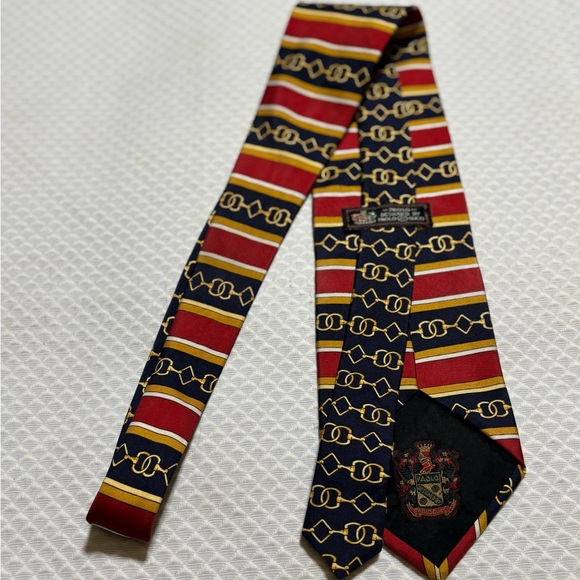 Gucci Red and Gold Chain Pattern Tie - Picture 10 of 10